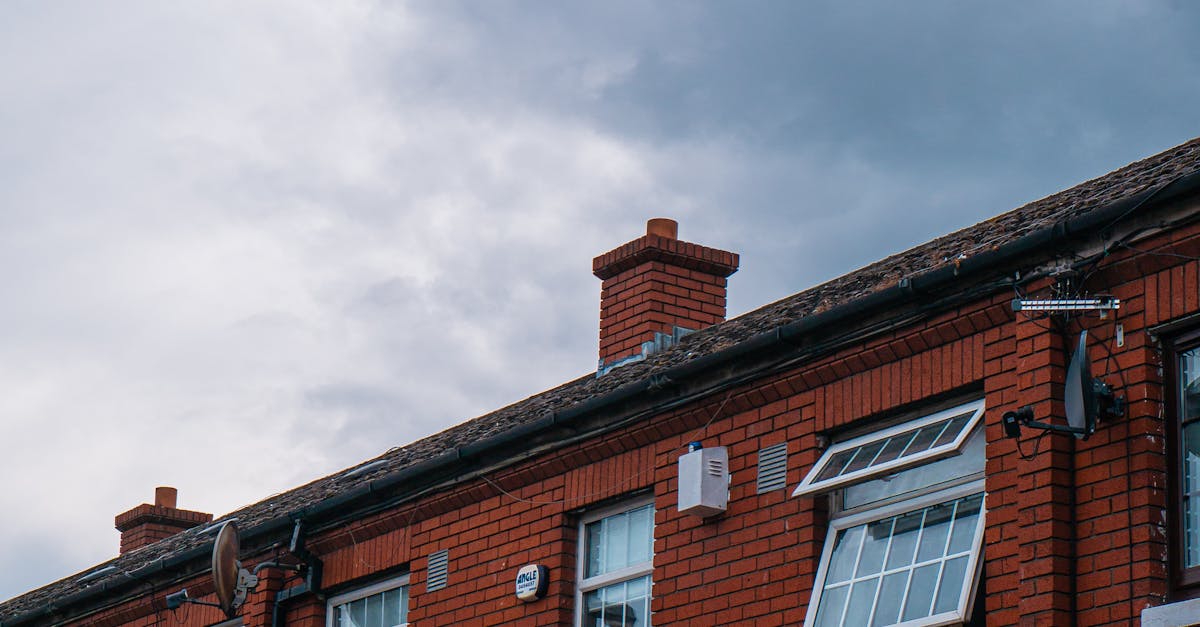 Effects of Excessive Dampness on Wall Tie Longevity